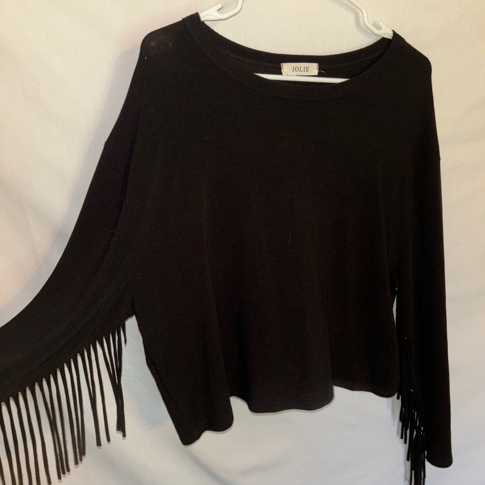 Jolie black fringe sleeve knit shirt
